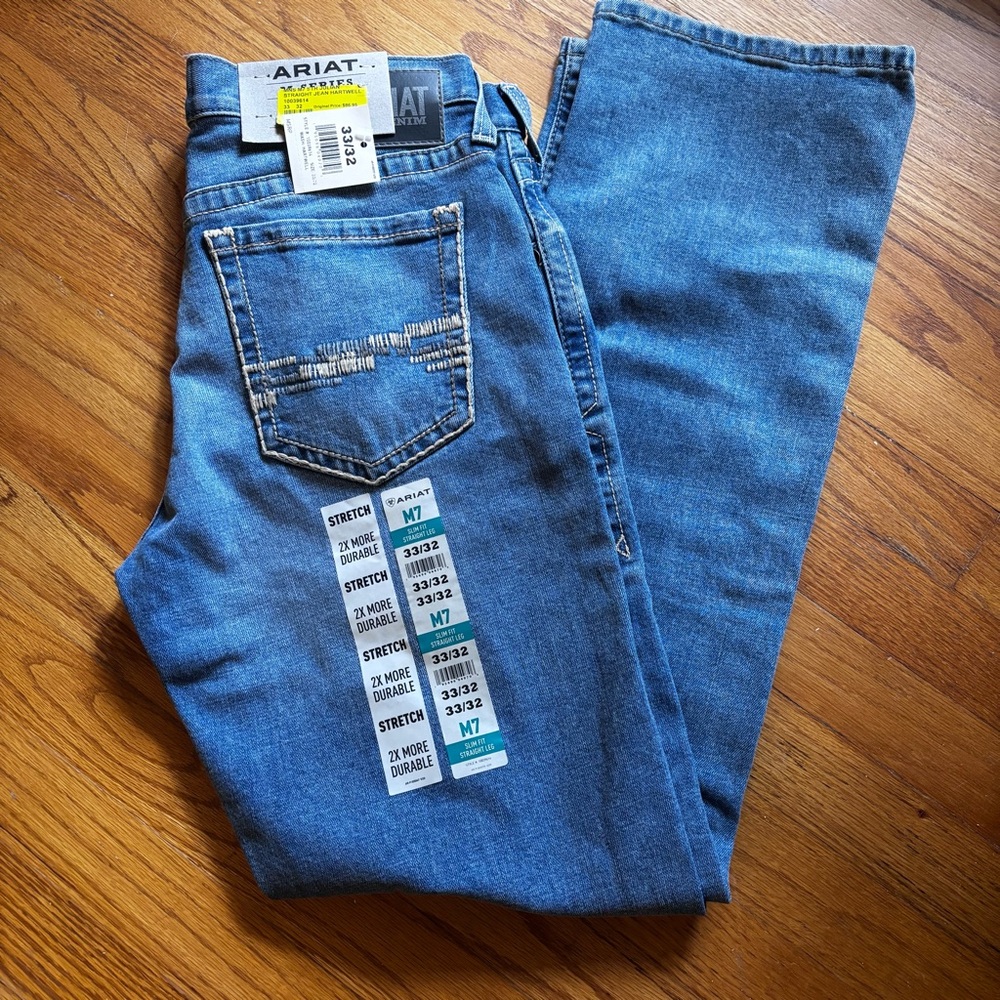 NWT Men’s Ariat Slim Straight M7 Jeans 33 x 32